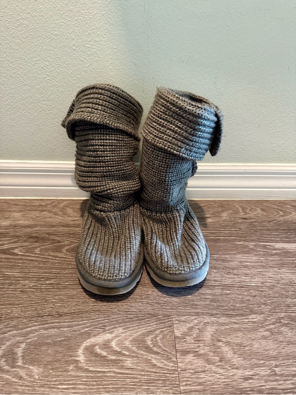 UGG Classic Cardy knit boots F3007K in gray - Picture 5 of 10